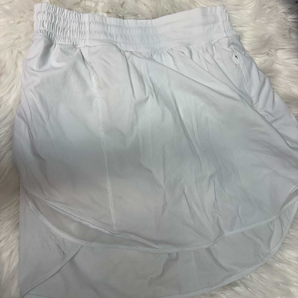 | Lululemon | Hotty Hot High-Rise Skirt. Size 6. - Picture 6 of 10